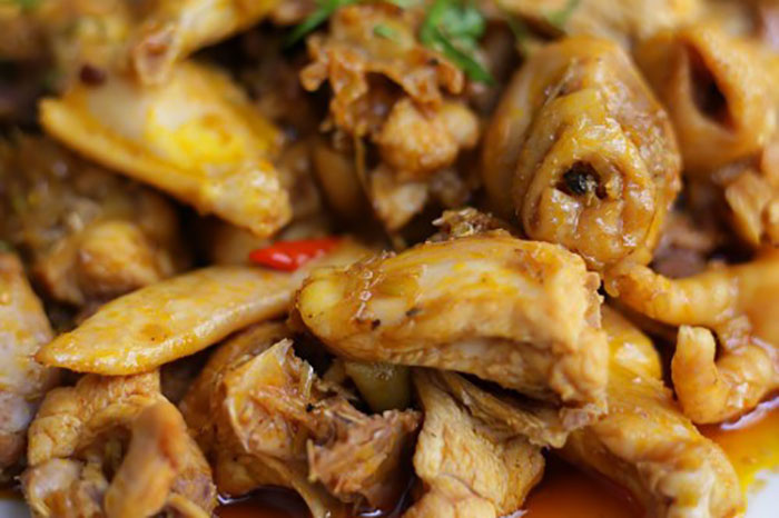 Cách làm món ăn canh gà nấu măng chua