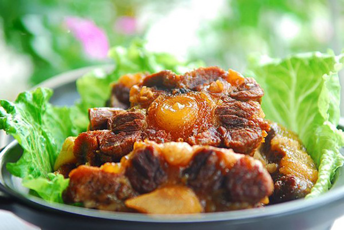 cách nấu món ăn đuôi bò hầm bia 