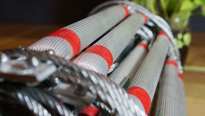 Bậc thang của thang dây thoát hiểm