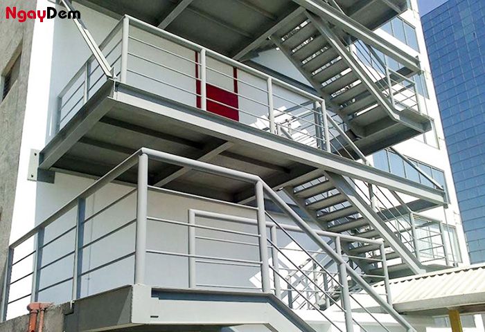Hệ thống PCCC toà nhà với thiết kế cầu thang thoát hiểm
