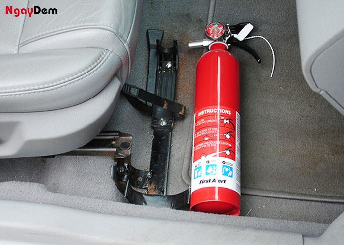 Vị trí đặt bình chữa cháy ô tô chuẩn