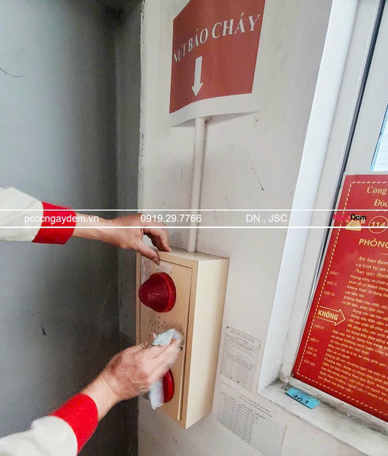 Kiểm tra nút báo cháy, đèn báo cháy để thiết bị hoạt động ổn định Kiểm tra nút báo cháy, đèn báo cháy để thiết bị hoạt động ổn định