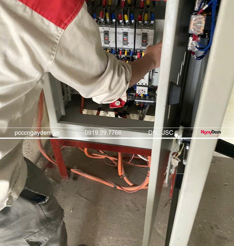 Kiểm tra tủ PCCC và sửa chữa khi phát hiện lỗi Kiểm tra tủ PCCC và sửa chữa khi phát hiện lỗi